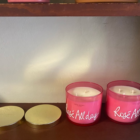 Henri Bendel rosé all day candle - Picture 3 of 3